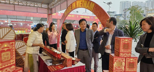 Hà Nội: Hơn 100 doanh nghiệp tham gia Tuần hàng Việt “Made in Vietnam 2024"- Ảnh 1.