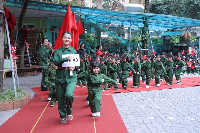 Trường Mầm non Dịch Vọng: Tổ chức nhiều sự kiện chào mừng ngày truyền thống QĐND Việt Nam- Ảnh 5.