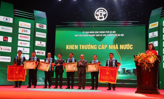 Tôn vinh doanh nhân, doanh nghiệp Thăng Long năm 2024 phát triển vì một Thủ đô thịnh vượng- Ảnh 2.