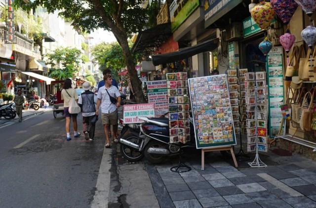 Hà Nội nghiên cứu cho thuê kinh doanh gần 900 vỉa hè- Ảnh 1.