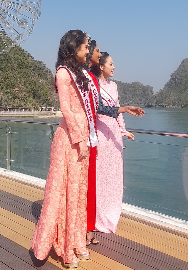 Top 3 Miss Charm 2024 khoe sắc trên Vịnh Di sản- Ảnh 2.