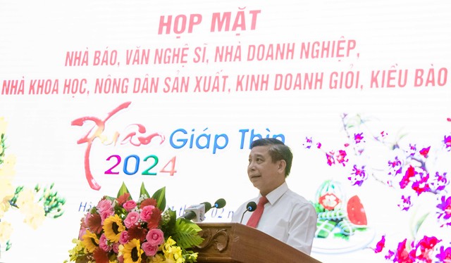 Chủ tịch UBND tỉnh Hậu Giang Đồng Văn Thanh phát biểu tại buổi họp mặt.