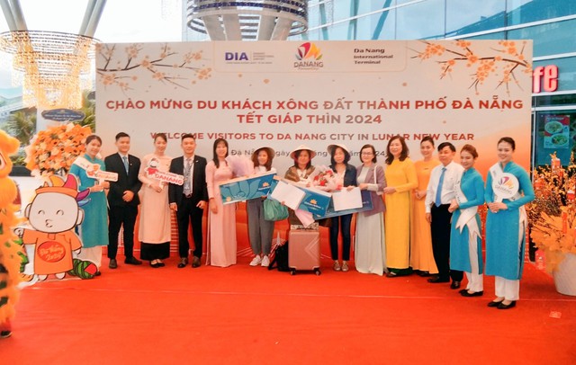 Đà Nẵng đón hơn 17.000 lượt khách trong Mùng 1 Tết- Ảnh 1.