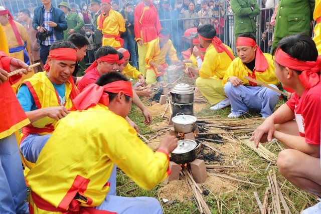 Thái Bình: Chùa Keo thu hút hàng chục nghìn du khách trong ngày khai hội- Ảnh 4.