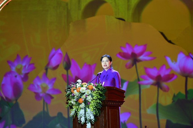 Chủ tịch Hội Liên hiệp Phụ nữ Việt Nam Hà Thị Nga phát biểu tại Chương trình