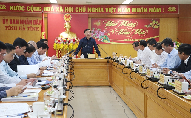 Phó Thủ tướng Chính phủ Trần Hồng Hà kiểm tra tình hình thực hiện các dự án trọng điểm của quốc gia đi qua địa bàn tỉnh Nghệ An- Ảnh 4.