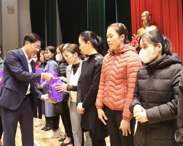 Thái Bình : Công đoàn ngành Giáo dục trao hơn 500 suất quà cho đoàn viên nhà giáo- Ảnh 2.