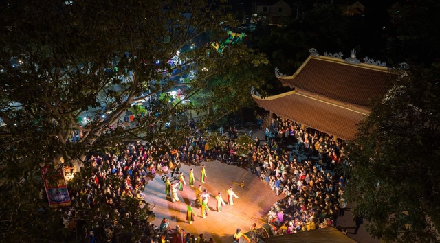Phú Thọ: Lễ hội linh tinh tình phộc thu hút đông đảo người dân và du khách thập phương- Ảnh 1.