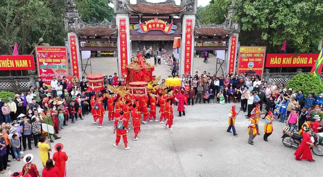 Nét đẹp “Uống nước nhớ nguồn” từ Lễ cấp thủy trong ngày khai hội Đền Trần Thái Bình- Ảnh 2.