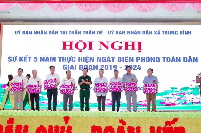 Sóc Trăng: Huyện Trần Đề sơ kết 5 năm thực hiện Ngày Biên phòng toàn dân giai đoạn 2019 - 2024 - Ảnh 5.