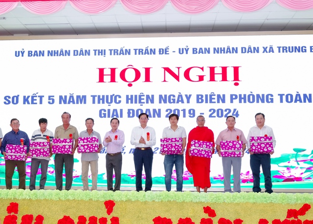 Sóc Trăng: Huyện Trần Đề sơ kết 5 năm thực hiện Ngày Biên phòng toàn dân giai đoạn 2019 - 2024 - Ảnh 6.