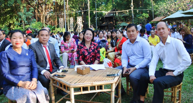 TP.Hồ Chí Minh: Tổ chức Chương trình gia đình Việt với sinh viên Lào- Campuchia
- Ảnh 1.