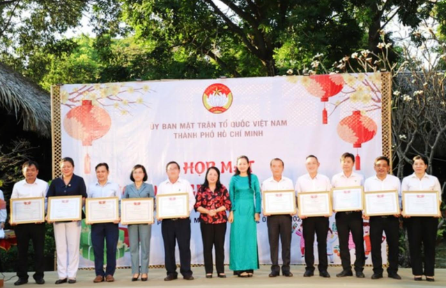 TP.Hồ Chí Minh: Tổ chức Chương trình gia đình Việt với sinh viên Lào- Campuchia
- Ảnh 3.
