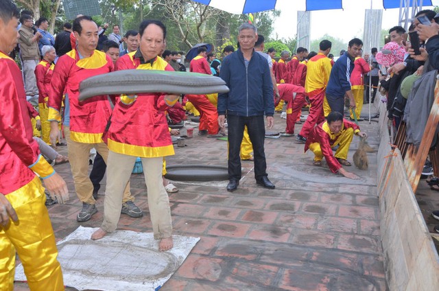 Độc đáo Hội thi pháo đất đền Trần Thái Bình 2024- Ảnh 1.