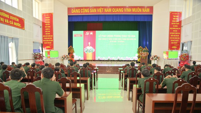 Toàn cảnh lễ phát động thi đua cao điểm chào mừng 70 năm chiến thắng Điện Biên Phủ.