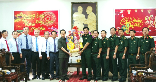 Bí thư Tỉnh ủy An Giang Lê Hồng Quang thăm, chúc Tết Bộ Chỉ huy BĐBP tỉnh.
