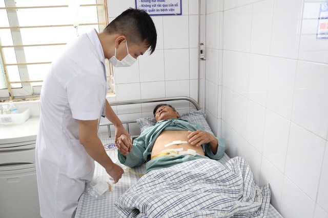 Bệnh viện Đa khoa tỉnh Phú Thọ làm chủ kỹ thuật chuyên sâu trong khám, điều trị cho bệnh nhân- Ảnh 2.