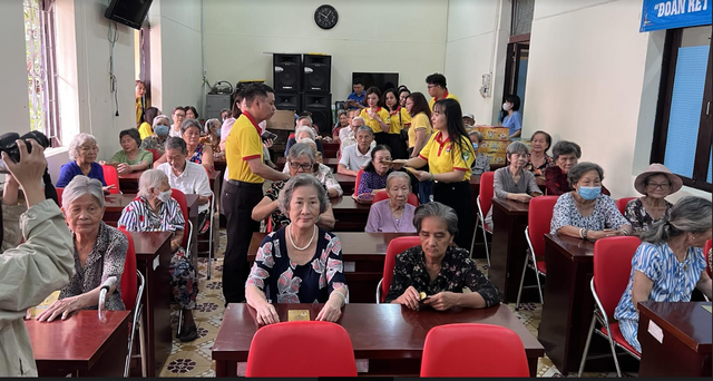 TP. Hồ Chí Minh: Họp mặt, giao lưu với người cao tuổi mừng Xuân Giáp Thìn 2024- Ảnh 4.