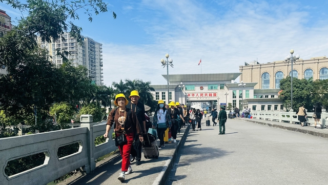 Quảng Ninh: Cửa khẩu Quốc tế Móng Cái làm việc xuyên Tết- Ảnh 1.