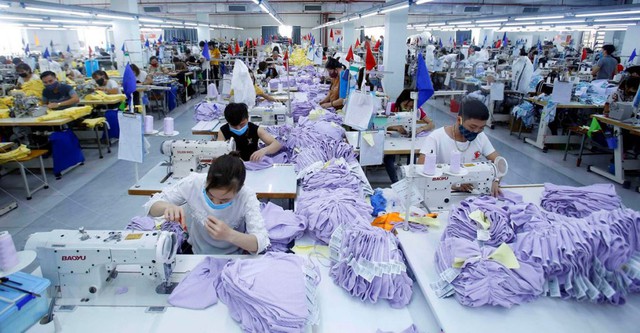 "Xanh hóa" ngành dệt may để xuất khẩu hàng hóa bền vững- Ảnh 1.