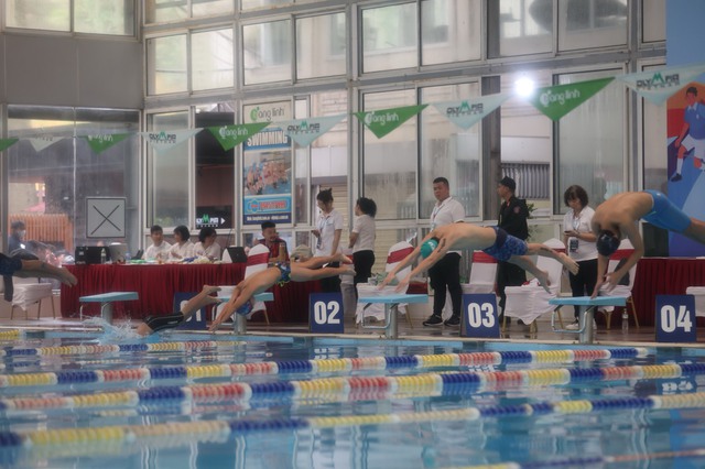 522 vận động viên học sinh Hà Nội thi đấu môn Bơi Hội khoẻ Phù Đổng- Ảnh 1.