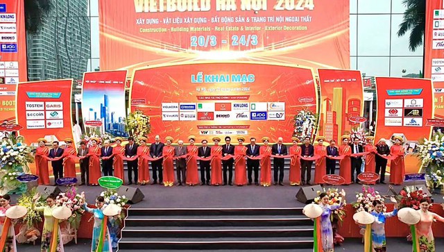 Triển lãm quốc tế Vietbuild Hà Nội 2024 thu hút hơn 400 doanh nghiệp- Ảnh 1.