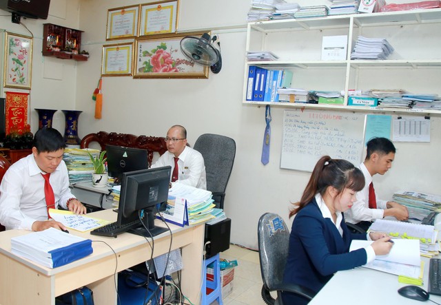 Tập thể cán bộ, công nhân viên Chi nhánh SIVC Phú Quốc trong giờ làm việc.