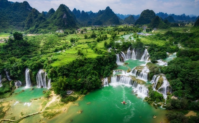 Gần 6.000 lượt du khách qua lại thác Bản Giốc (Việt Nam) - Đức Thiên (Trung Quốc) sau 6 tháng thí điểm- Ảnh 6.