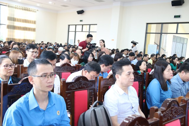 Thái Bình: Tập huấn Luật Thực hiện dân chủ cho trên 400 cán bộ công đoàn cơ sở- Ảnh 3.