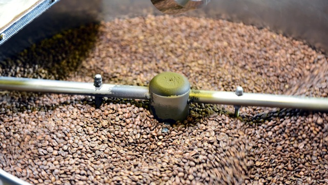 Xuất khẩu cà phê lập kỷ lục lịch sử khi thu về gần 2 tỷ USD- Ảnh 1.