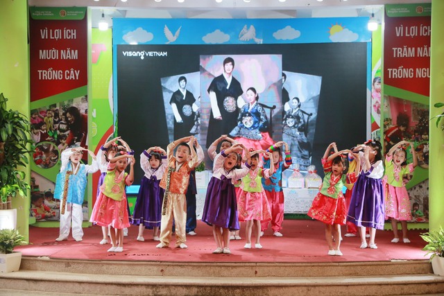 Tưng bừng “Ngày hội Văn hóa chào hỏi” tại Trường Mầm non Dịch Vọng- Ảnh 5.