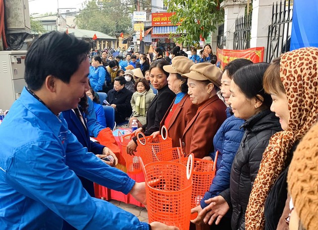 Nâng cao ý thức, trách nhiệm người dân chợ Quỳnh Đô trong việc hạn chế rác thải nhựa- Ảnh 1.