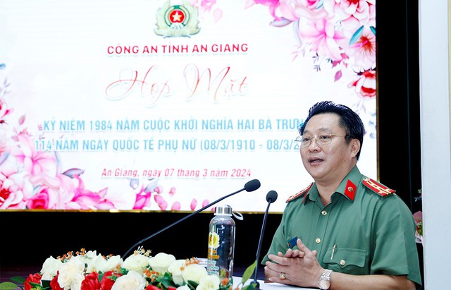 Đại tá Lâm Phước Nguyên, Bí thư Đảng uỷ, Giám đốc Công an tỉnh phát biểu chúc mừng tại buổi họp mặt