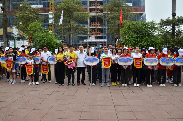 Hơn 300 vận động viên tham gia Giải việt dã thành phố Thái Bình năm 2024- Ảnh 2.