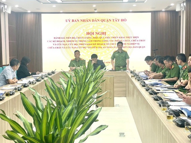 Tây Hồ - Hà Nội: Đánh giá tiến độ thực hiện các nhiệm vụ  trong công tác PCCC & CNCH- Ảnh 2.