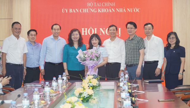 Bà Phạm Thị Thanh Hương làm Chánh Thanh tra Ủy ban Chứng khoán Nhà nước- Ảnh 2.