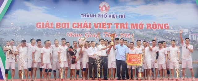Phú Thọ: Mãn nhãn với cuộc chiến giành chức vô địch giải Bơi chải TP Việt Trì mở rộng 2024- Ảnh 3.