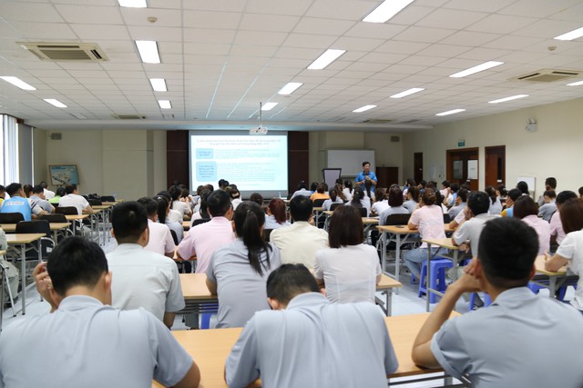 Thái Bình: Hơn 200 CNLĐ dự tập huấn Bộ Luật lao động 2019- Ảnh 1.