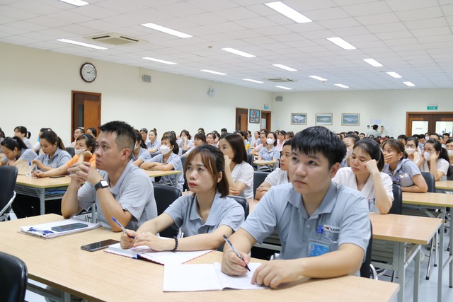 Thái Bình: Hơn 200 CNLĐ dự tập huấn Bộ Luật lao động 2019- Ảnh 2.