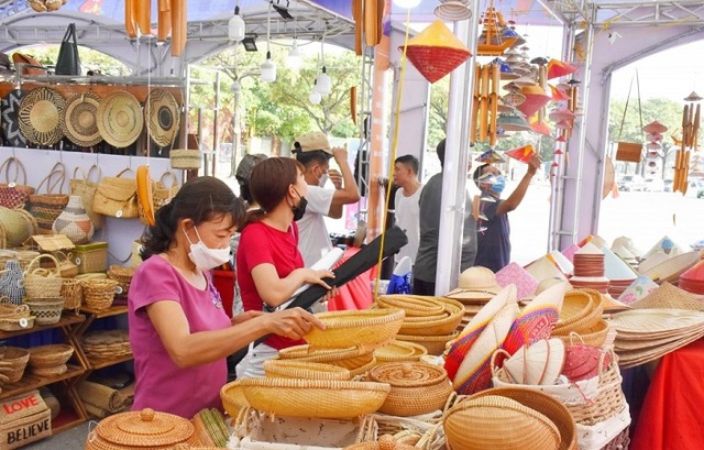 Thúc đẩy kết nối, giao thương hàng lưu niệm Việt Nam đến với khách quốc tế- Ảnh 1.