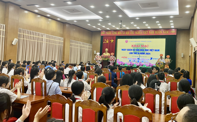 Khai mạc Ngày Sách và Văn hóa đọc Việt Nam lần thứ 3 năm 2024 tại Bắc Giang
- Ảnh 2.