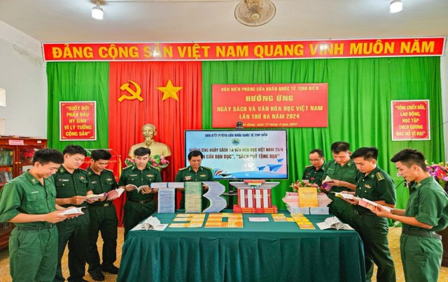An Giang: Sôi nổi Ngày Sách và văn hóa đọc Việt Nam với cán bộ, chiến sĩ BĐBP tỉnh- Ảnh 2.
