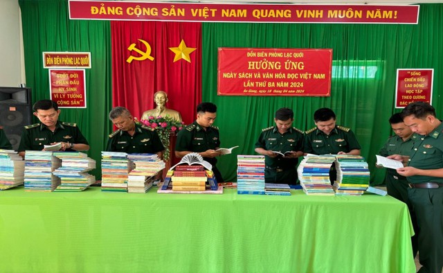 An Giang: Sôi nổi Ngày Sách và văn hóa đọc Việt Nam với cán bộ, chiến sĩ BĐBP tỉnh- Ảnh 6.