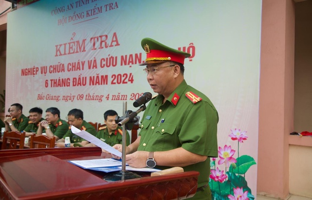 Bắc Giang: Công an tỉnh kiểm tra nghiệp vụ chữa cháy và cứu nạn cứu hộ 6 tháng đầu năm 2024 - Ảnh 2.