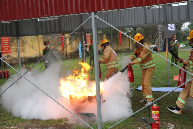 Bắc Ninh: Huyện Lương Tài tổ chức hội thi nghiệp vụ chữa cháy và cứu nạn cứu hộ năm 2024- Ảnh 2.