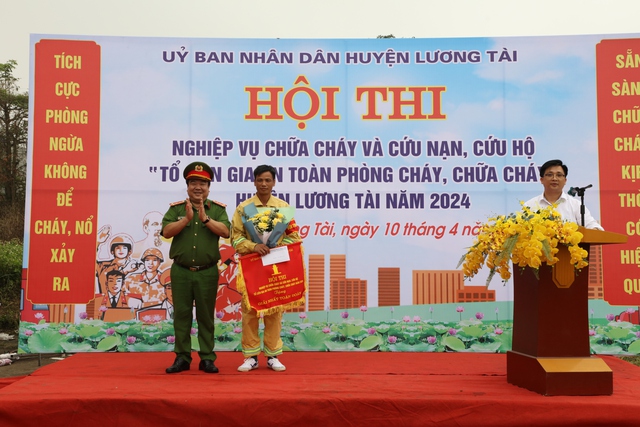 Bắc Ninh: Huyện Lương Tài tổ chức hội thi nghiệp vụ chữa cháy và cứu nạn cứu hộ năm 2024- Ảnh 3.