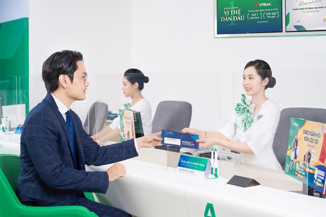 VPBank ghi nhận lợi nhuận trước thuế hợp nhất quý 1 tăng gần 66% so với quý 4/2023- Ảnh 2.