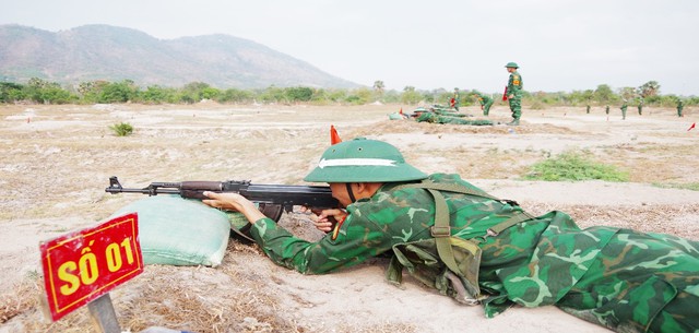 Chiến sĩ mới BĐBP tỉnh An Giang tự tin hoàn thành kiểm tra “3 tiếng nổ”- Ảnh 2.