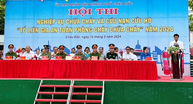 An Giang: Phường Châu Phú A đạt giải nhất toàn đoàn Hội thi “Tổ liên gia an toàn PCCC”- Ảnh 1.