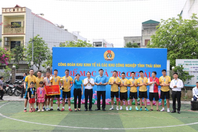Thái Bình: Bế mạc giải bóng đá công nhân, viên chức, lao động lần thứ VII năm 2024- Ảnh 1.